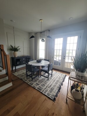 Dining - World Cup Stay! 4-Story Townhome w/ Rooftop Views – Walk to Stadium (Atlanta)