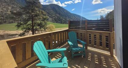 Eagles Nest Retreat. Hot Tub + Sauna + Cold Plunge + Nature Views