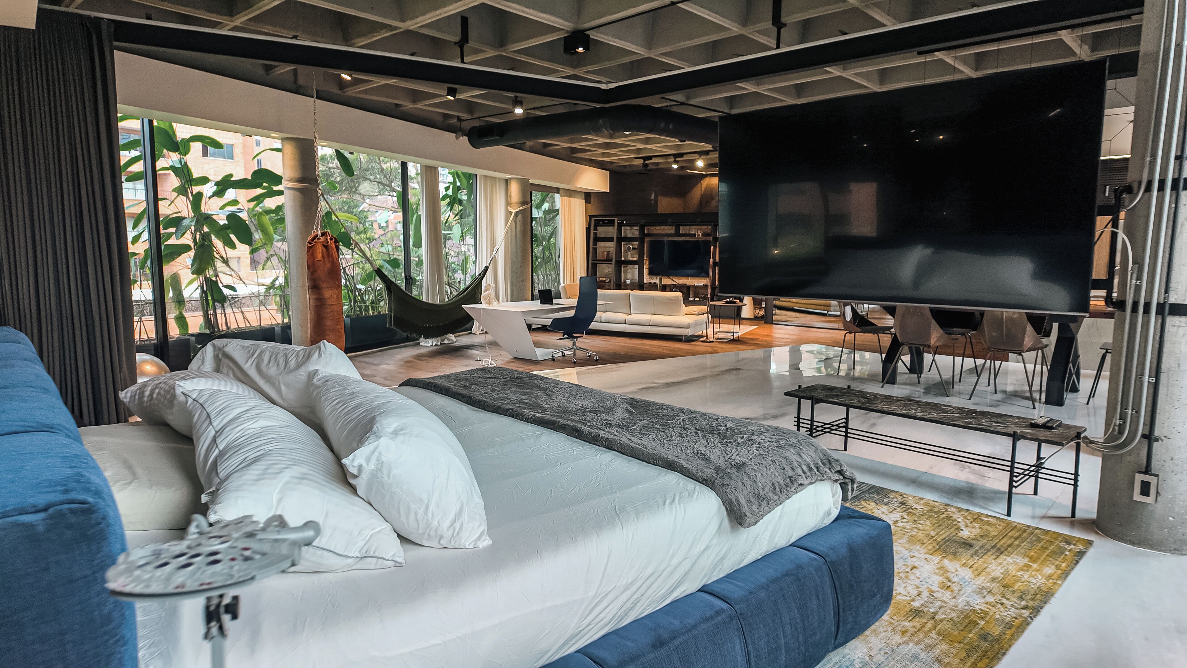 1 habitación, tabla de planchar con plancha, internet y ropa de cama 