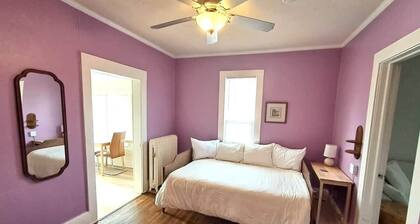 Windrose: Tranquil Pets-OK Soak Tub Suite Near ISU