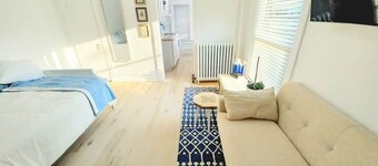 Snowdrop: Cozy Reno Pets-OK Studio Soak Tub Nr ISU