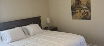 Delightful 3-bedroom house with central heating and cooling in charming Anniston