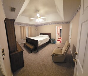 Room - Masters Special!  7.9 miles from ANGC, 2380sf 4BR/3BA home, quiet, peaceful, fun (Evans)