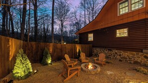 Terrace/patio - Maggie Valley Cabin w/ Hot Tub, Fire Pit, Game Room, Sleeps 8, Trailer Friendly (Maggie Valley)