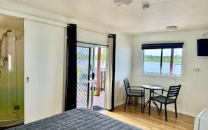 Studio, Balkon, Flussblick | Kostenloses WLAN