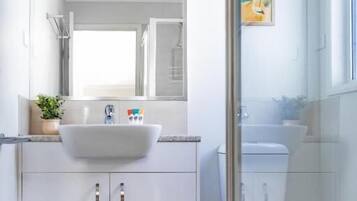 Cabana Deluxe, balcó, vistes al riu | Bany