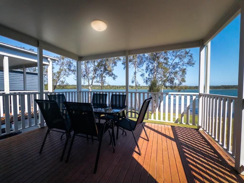 Family Room, Balcony, River View | Outdoor dining