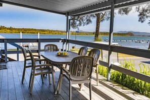 Villa, Balcony, River View | Outdoor dining - Pelican Holiday Park (Nambucca Heads)