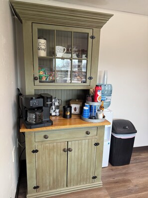 Interior - Cozy Lighthouse Suite: Sleeps 5, great outdoor area, coffee bar (Hartley)