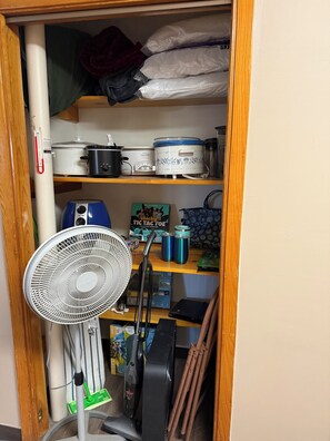 Interior - Cozy Lighthouse Suite: Sleeps 5, great outdoor area, coffee bar (Hartley)