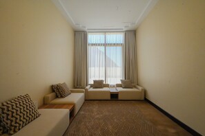 Living area - Teela Hotel (Madinah)
