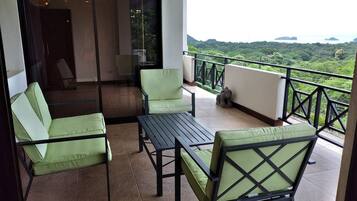 House, 2 Bedrooms, Private Pool | Balkoni