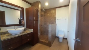 House, 2 Bedrooms, Private Pool | Bilik Mandi