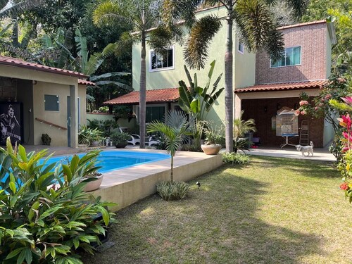 A refuge in Guaratiba, nature, peace and rest. Private leisure and gourmet area.