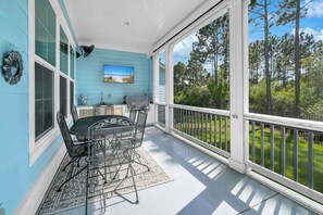 Outdoor dining - 🦩Book Me Baby! Sea Breeze Escape in Santa Rosa Beach🦩 (Santa Rosa Beach)