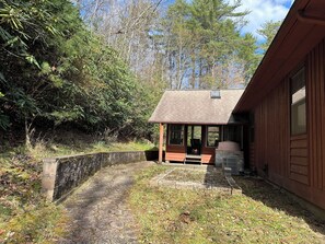 Exterior - Wrenn's Nest --New listing Promotion Beautiful home for Reunion in West NC (Brevard)