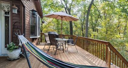 Cozy Elevated Cabin in the Woods, Fire Pit + Lake Access