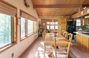 Dining - Cozy Elevated Cabin in the Woods, Fire Pit + Lake Access (Dingmans Ferry)