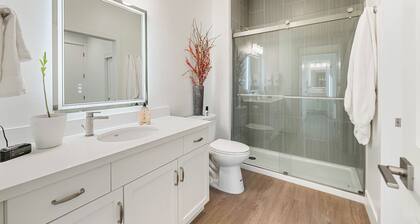 Wine Country Getaway - Cozy Private Apartment 206