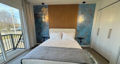 The Blue Haven House- Roof top deck overlooking the water