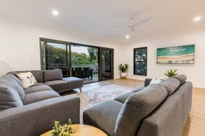 TV - Coastal Haven - Agnes Water (Agnes Water)