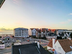 Parkplätze auf dem Gelände