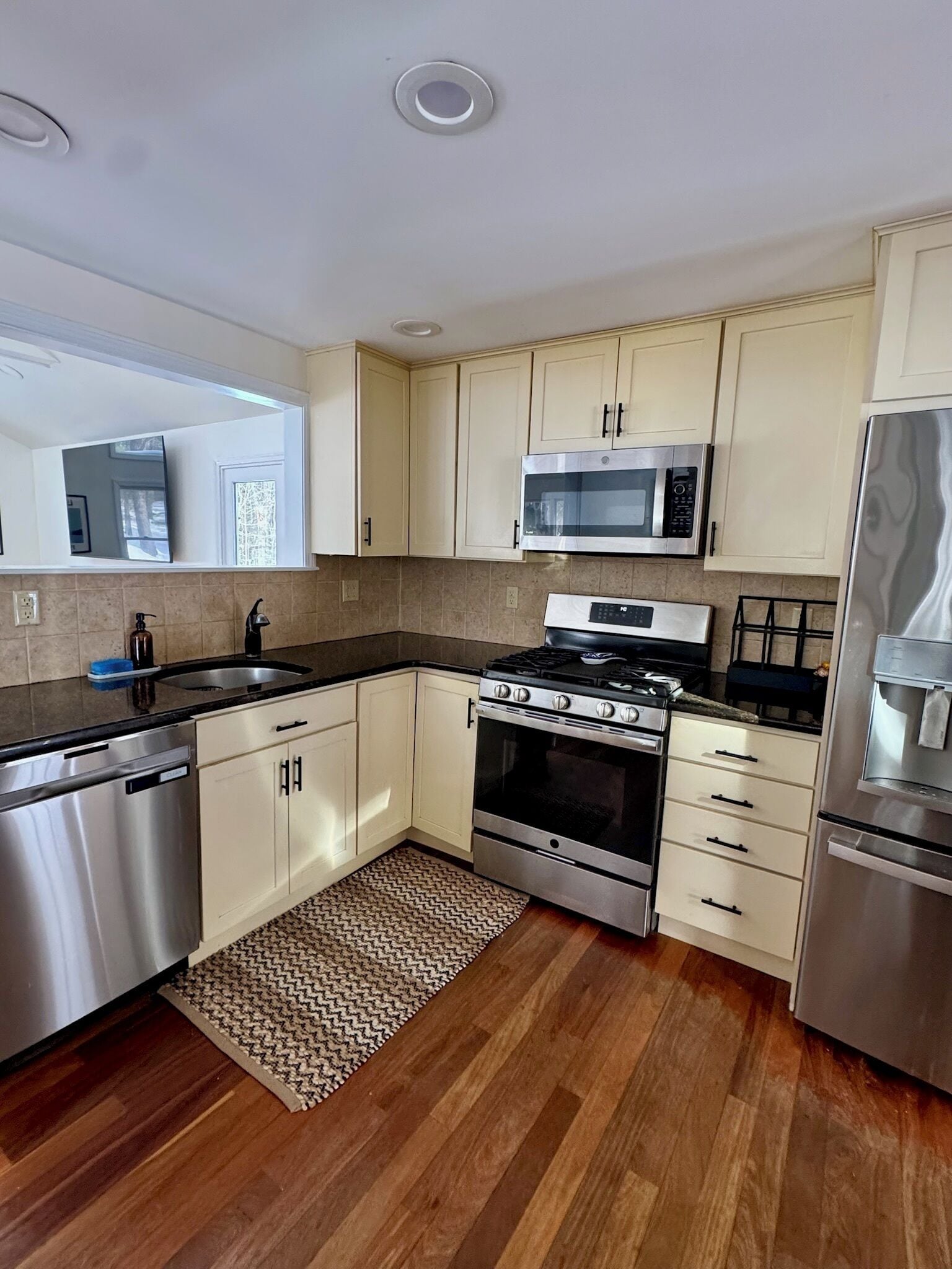 Microwave, oven, stovetop, dishwasher