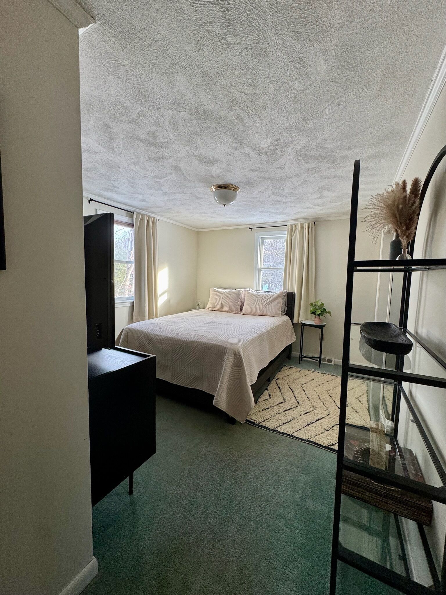 3 bedrooms, desk, iron/ironing board, WiFi