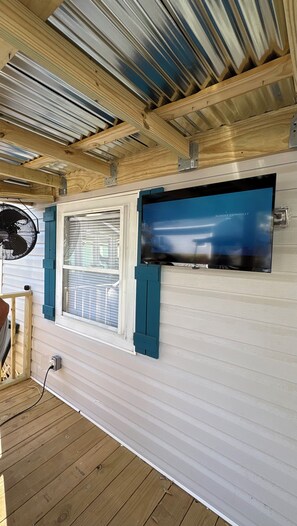 Interior - New for 2026 
Cozy 2-bedroom dog friendly house sleeping 5 in Ocean Lakes (Myrtle Beach)