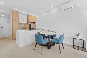 Dining - Sunlit 2BR Apartment | 7 minutes to Tram | Parking (Dickson)