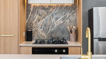 Fridge, microwave, oven, stovetop