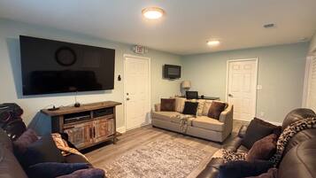 Smart TV, fireplace, stereo, computer monitors
