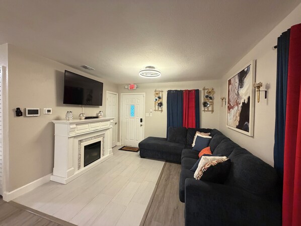 Smart TV, fireplace, stereo, computer monitors