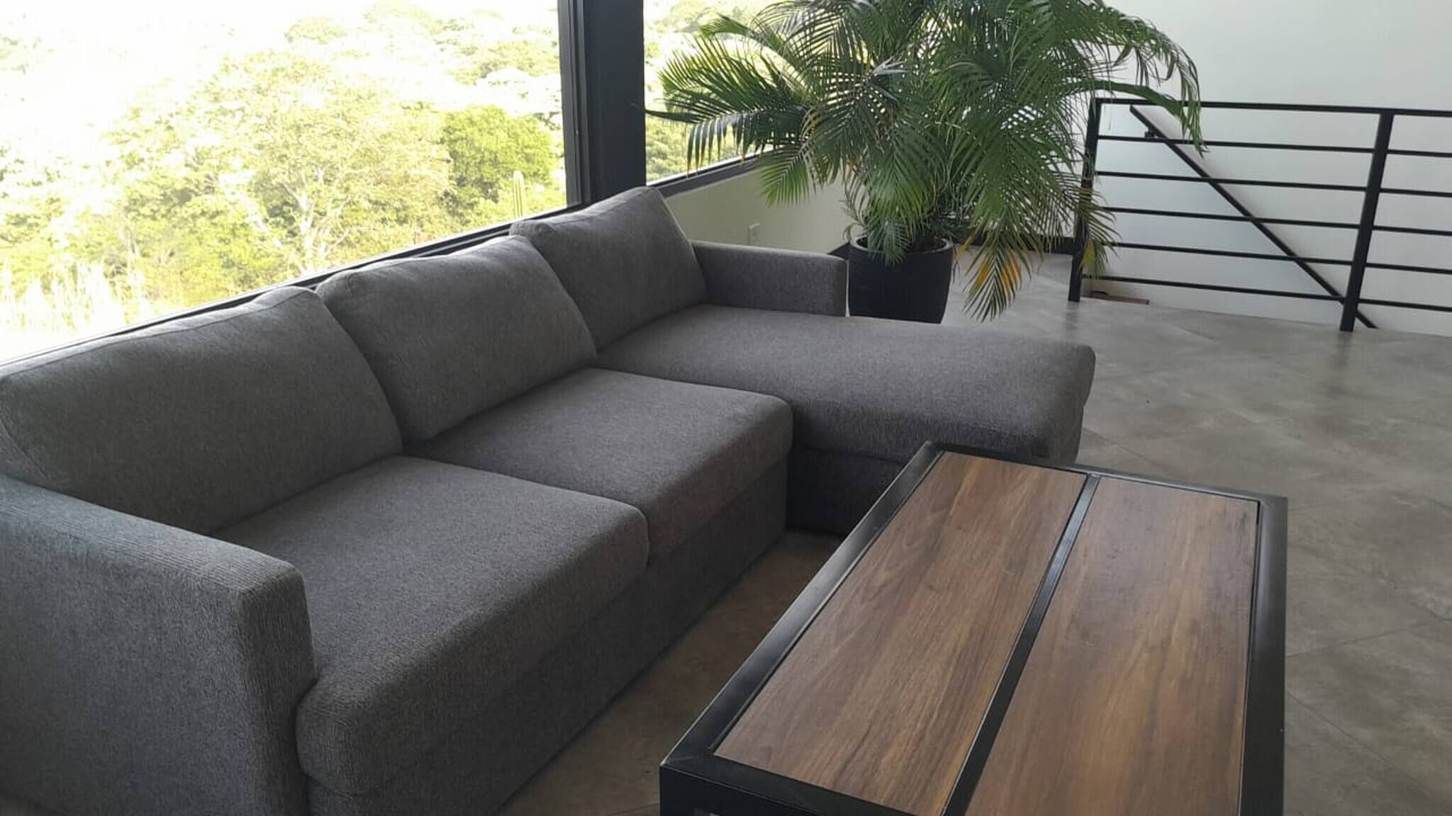 House, 1 Bedroom | Living room | Books