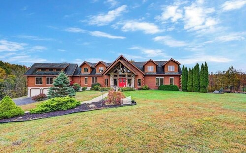 Grand Log Cabin • Sleeps 16+ • Game Room • Elk MTN • Outdoor Games • Grand room