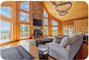 Smart TV, chimenea, futbolito y tenis de mesa