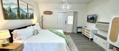 1 bedroom, iron/ironing board, free WiFi, bed sheets