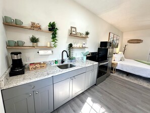 Microwave, oven, stovetop - Romantic King Bed, Heart Shaped Hot Tub, Fire Pit (Zaleski)