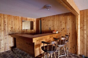 Bar (in der Unterkunft)