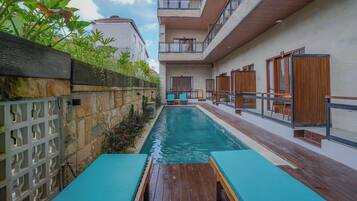 Kolam renang outdoor