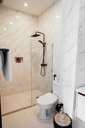 Kahden hengen standard-huone | Kylpyhuone