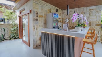 Standard Double Room | Shared kitchen
