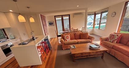 Couples Coastal Getaway / Pet Friendly / Your perfect coastal escape awaits