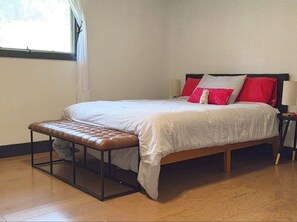3 bedrooms, free WiFi, bed sheets - Lumen Roscoe: Lux Riverfront Escape w/ firepit lounge (Roscoe)