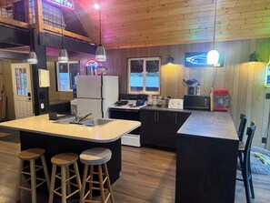 Fridge, microwave, oven, stovetop - Our Family Cabin!  Getaway from town - Gateway to adventure - Space to reconnect (Cle Elum)