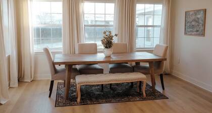 Bagby Bunkhouse • Beautiful Cottage 7 minutes from Baylor and Magnolia • Pond