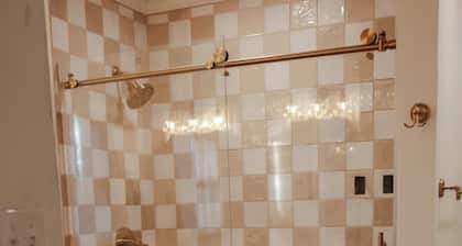 Bagby Bunkhouse • Beautiful Cottage 7 minutes from Baylor and Magnolia • Pond