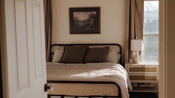 4 bedrooms, WiFi, bed sheets