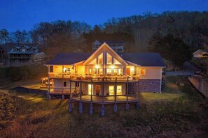 Exterior - Lake & Mountain View's! Hot tub-Grill-Game Rm-Movie Rm-2 Mins To Lake Chatuge (Hiawassee)