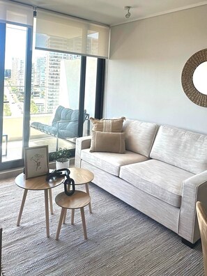 Living area - Hermoso y nuevo Apartamento serca de la playa en Reñaca con parking y piscina. (Viña del mMar)